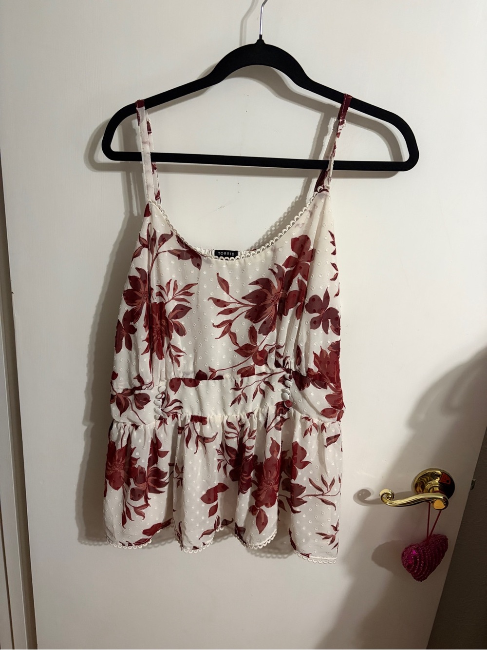 🥳 2 Torrid Cream & Burgundy Floral Sleeveless Peplum Top